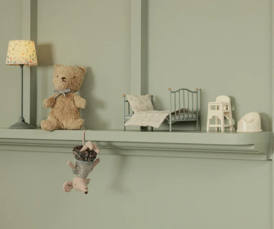 Vintage Bed, Mouse- Mint