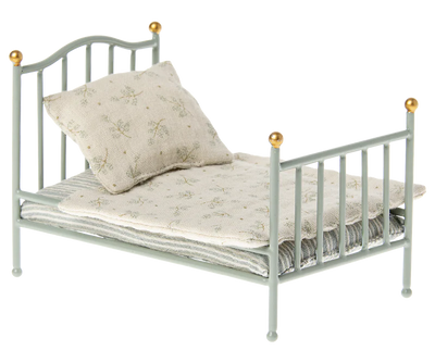 Vintage Bed, Mouse- Mint