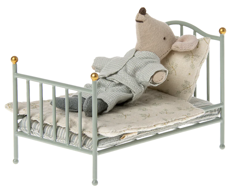 Vintage Bed, Mouse- Mint