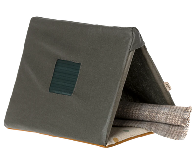 Single Tent, Mouse