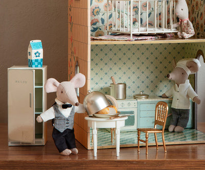 Cheese Ball, Mouse