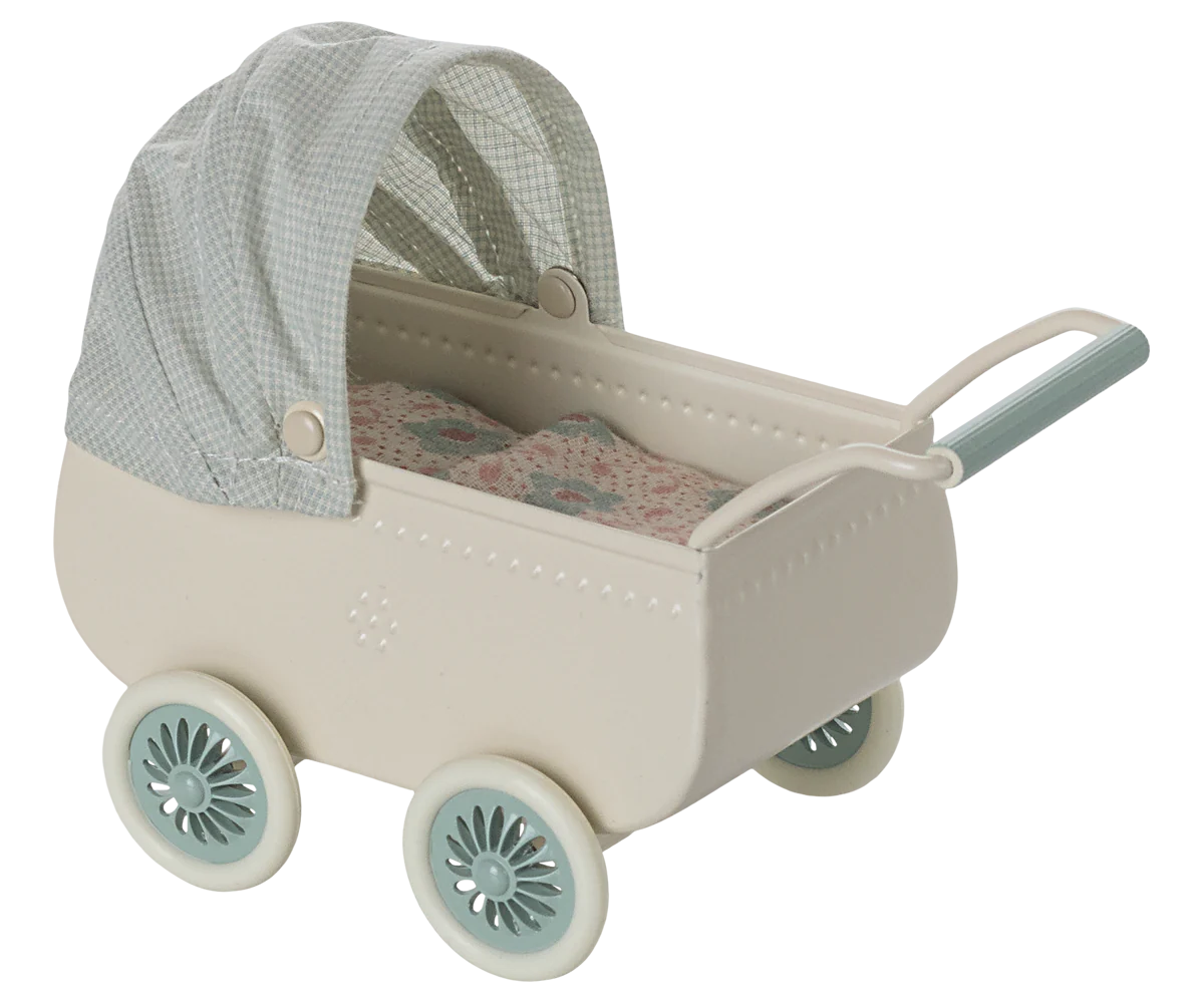 Mint Pram with Baby Mouse