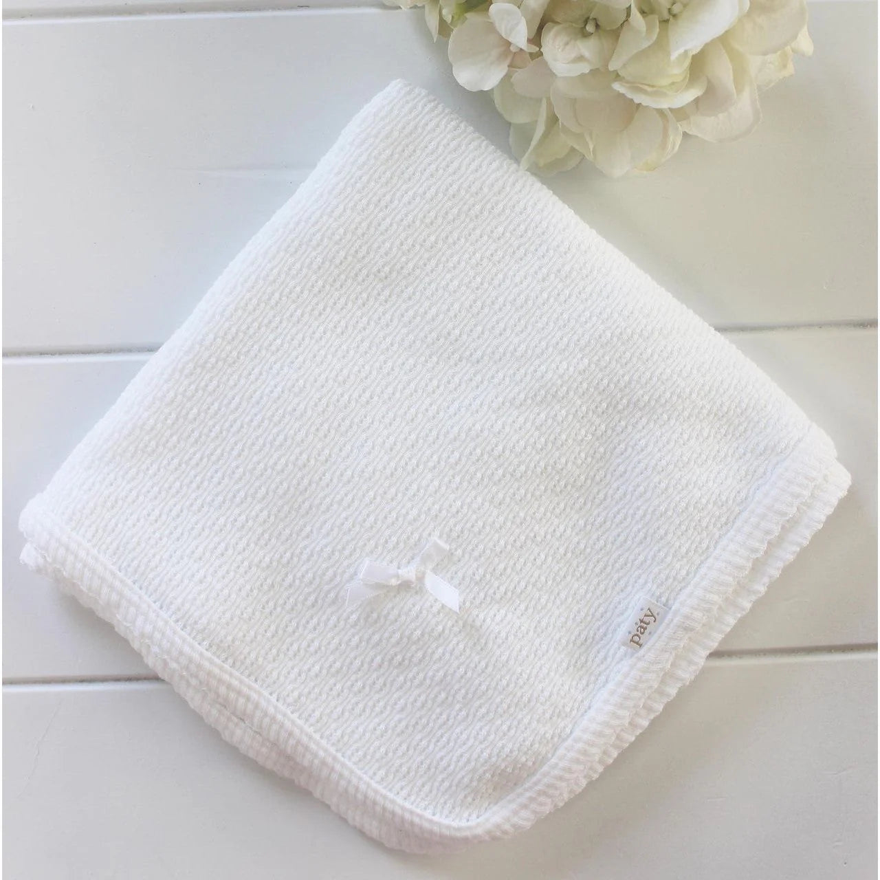 Unisex White Baby Receiving Blanket (with bow)